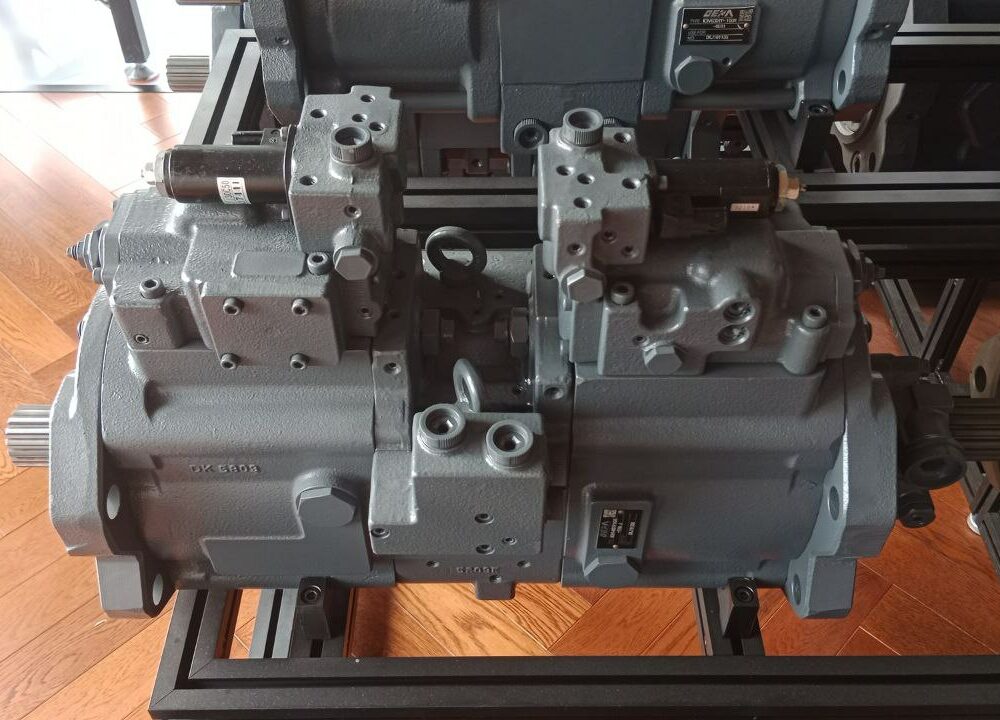 Главный гидравлический насос. Kobelco SK350-8 K5V140DTP1K9R-YT6K-J Главный гидравлический насос. Kobelco SK350-8 K5V140DTP1K9R-YT6K-J